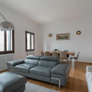 Apartment Residenza Pomponi Deluxe, Venice