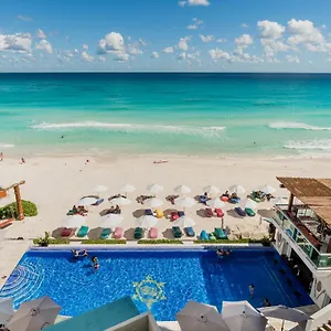 *turquoise Escape- Beachfront By Casa Paraiso* Cancun
